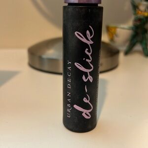 Makeup setting spray oil control